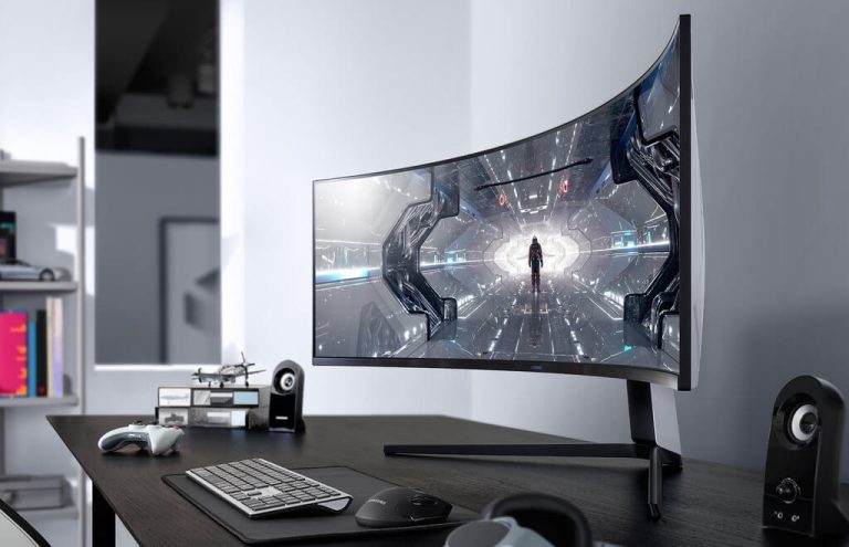 Curved And Flat Monitors: Check Out The Pros And Cons