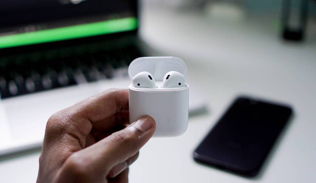 why won't my airpods connect to my mac